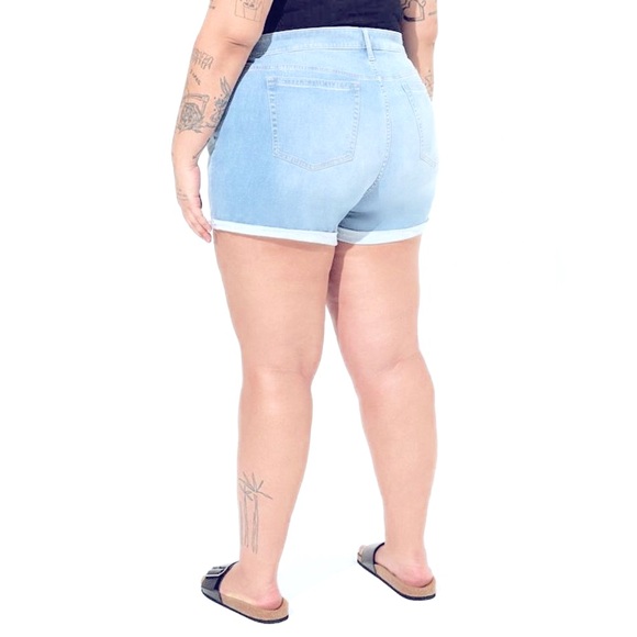 Torrid  Perfect Vintage Stretch Mid-Rise Cuffed Denim 
Shorts, 5” inseam, sz 14 - Picture 2 of 13